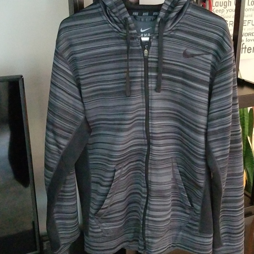 Nike Therma-fit hoodie